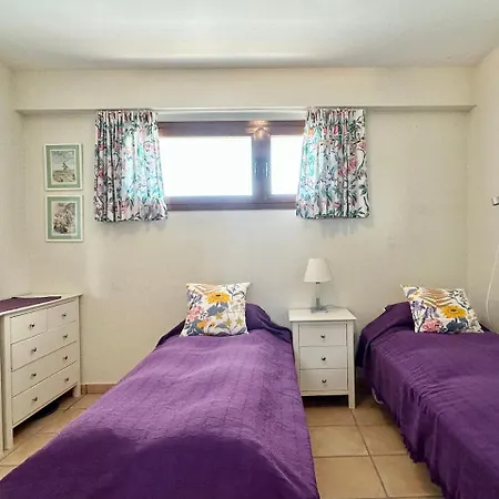Bonito Con Piscina Y Jacuzzi * L'Alfas del Pi